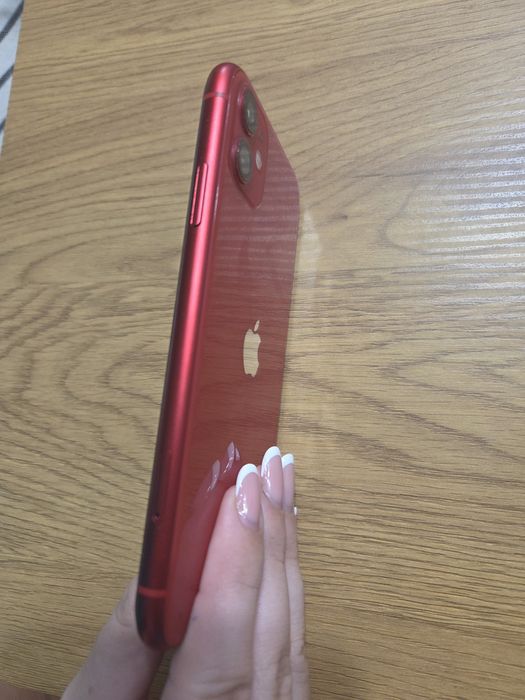 Iphone 11, 64Gb rosu