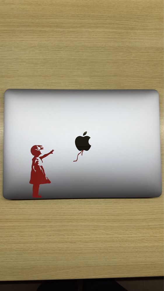 Sticker Apple Macbook Fetita cu balon