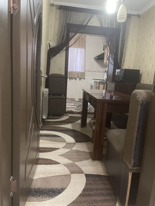 Кухонный набор диван стол, шкаф и пуфик