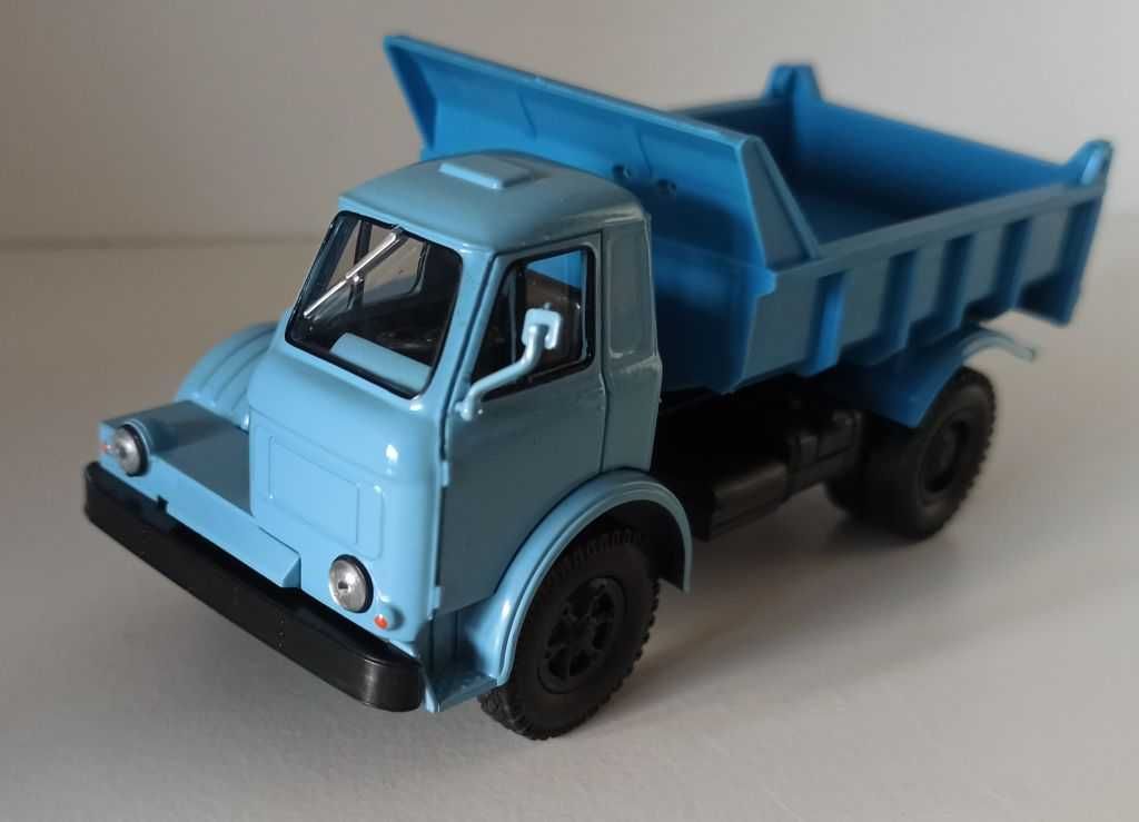 Macheta MAZ 510B 1962 camion bena basculanta - MCG 1/43