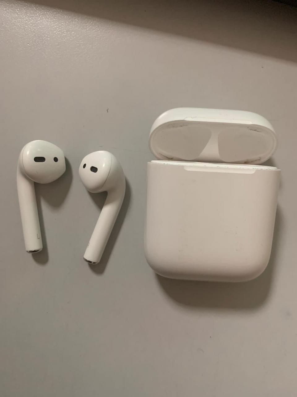 AirPods сатылады