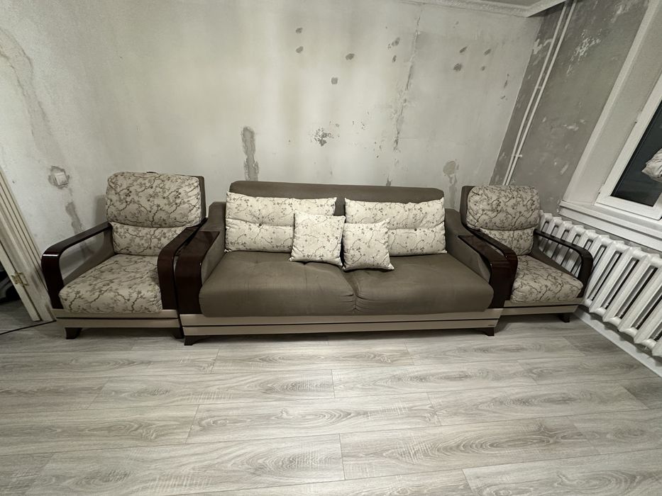 Диван с двумя креслами. Самовывоз