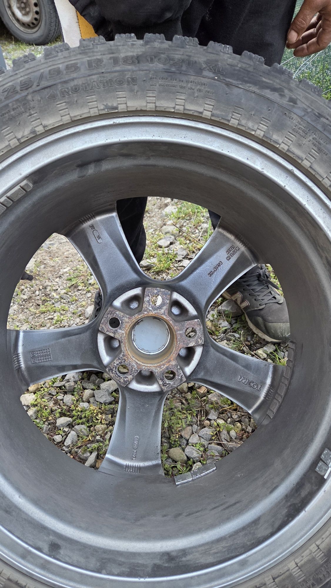 Джанти и ПОДАРЪК Гуми 18" 8.0JX18H2 ET 35