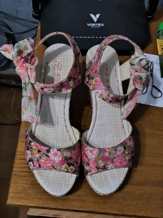 Обувь женская в продаже!