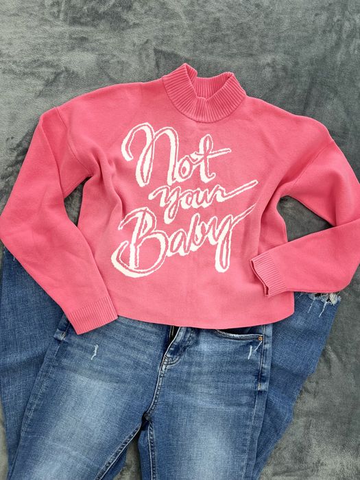 Розово пуловерче