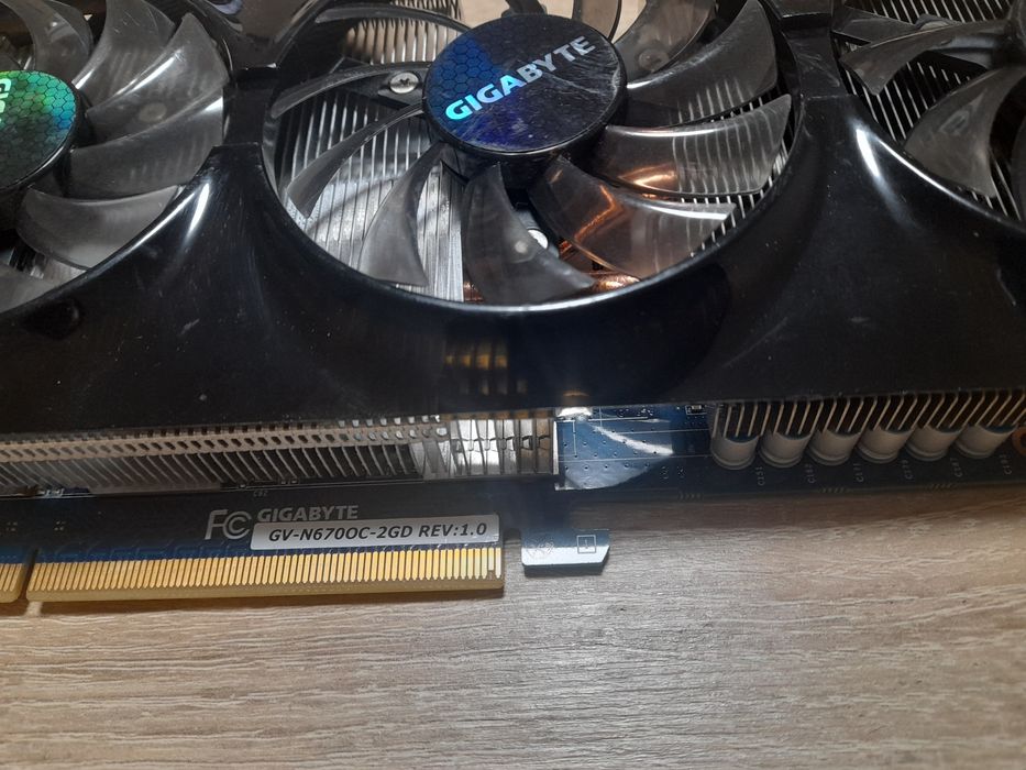 Видео карта GIGABYTE