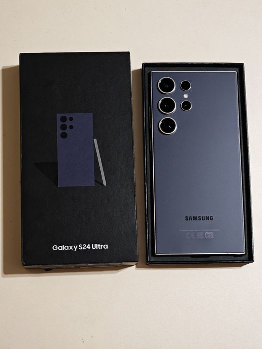 Samsung S24 Ultra 256 gb Ram 12 5G полный комплект