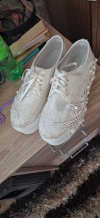 Обувки за сватба