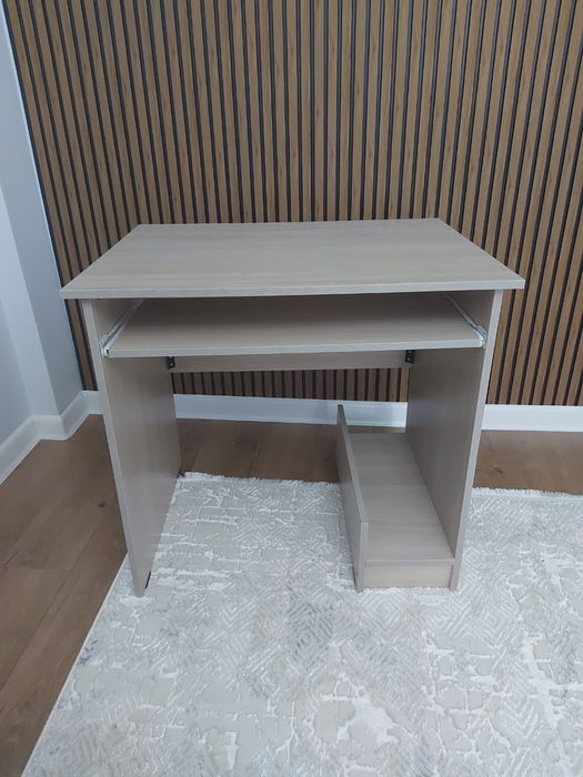 Компьютереый стол