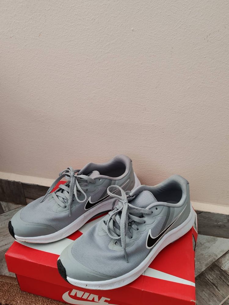 Дамски маратонки Nike