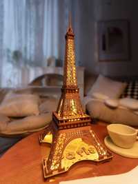 Turnul Eiffel , din placaj de lemn, cu lumini LED , vopsit