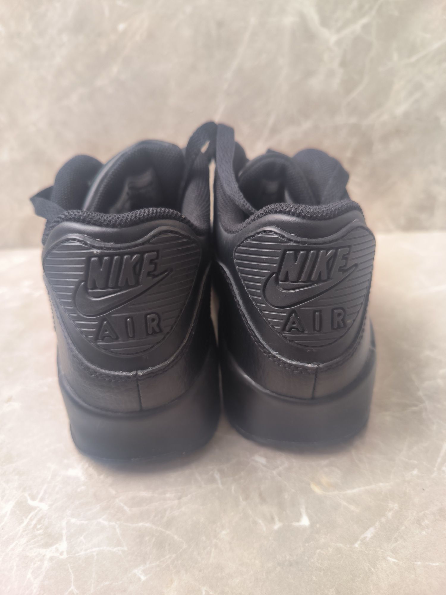 Nike Air Max 90 номер 37,5  US - 5Y