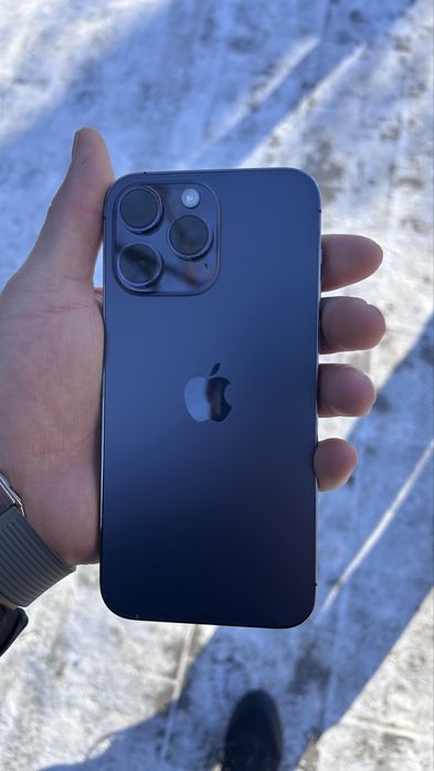срочно продаю Айфон 14 про Max на 256 гб