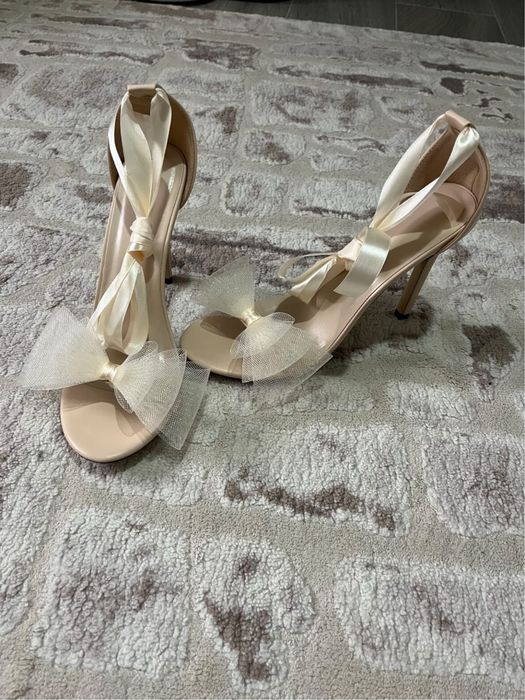 Бежови токчета!!!