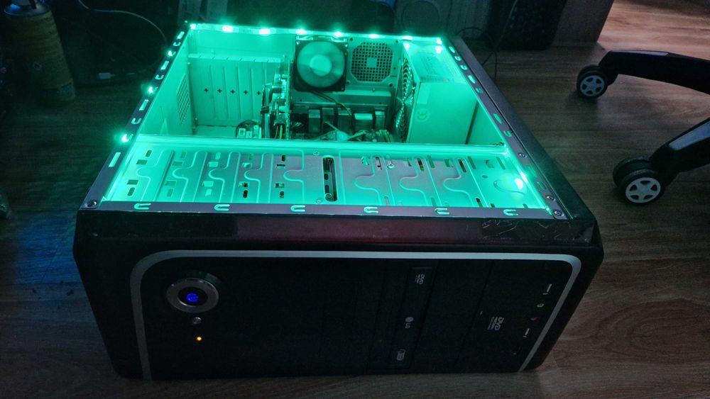 Vand PC Gaming i5 Quad/Green/16GB/1TB/AMD 5770/WiFi/W11 la 300lei