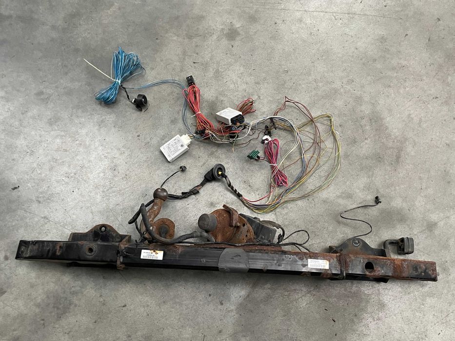 Carlig de remorcare retractabil electric Bmw seria 3 E90/E91/E92