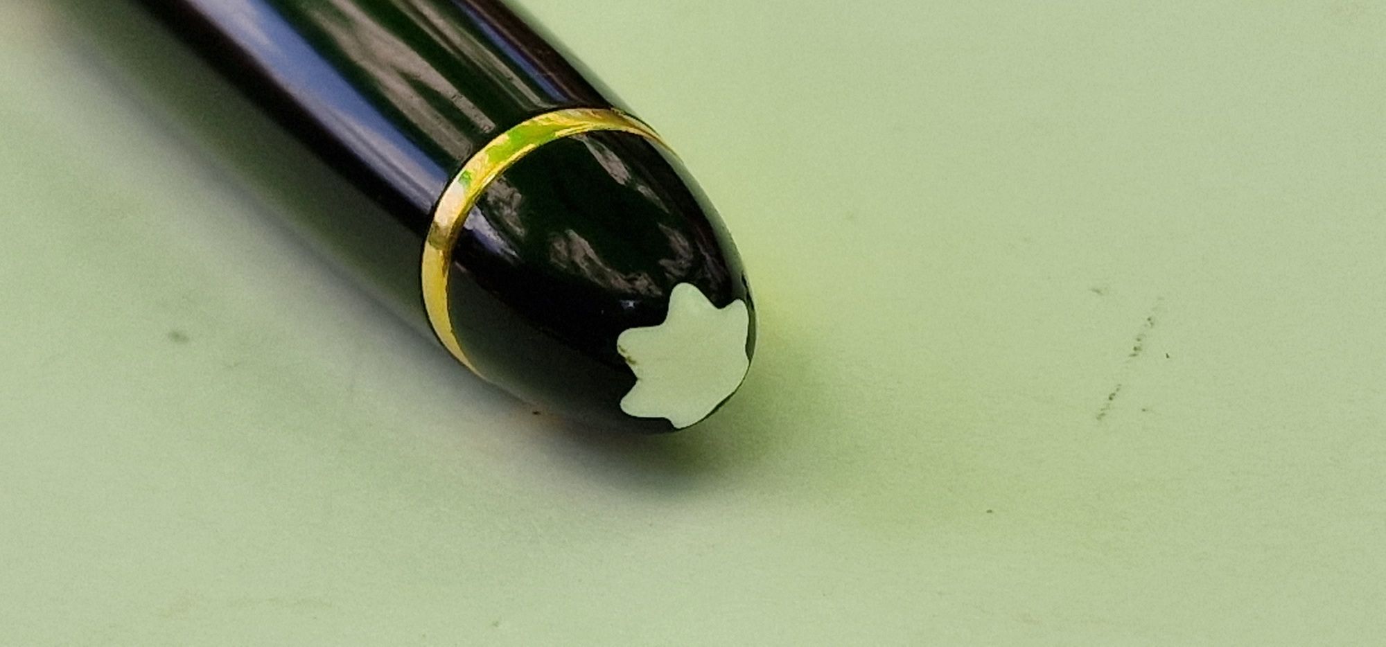 Ролер Montblanc .