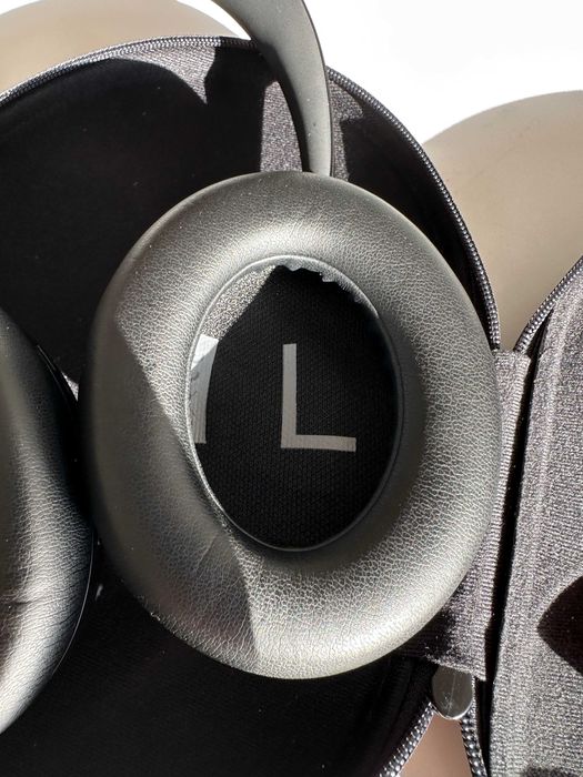 Casti marca Bose, model NC700 (noise cancelling)