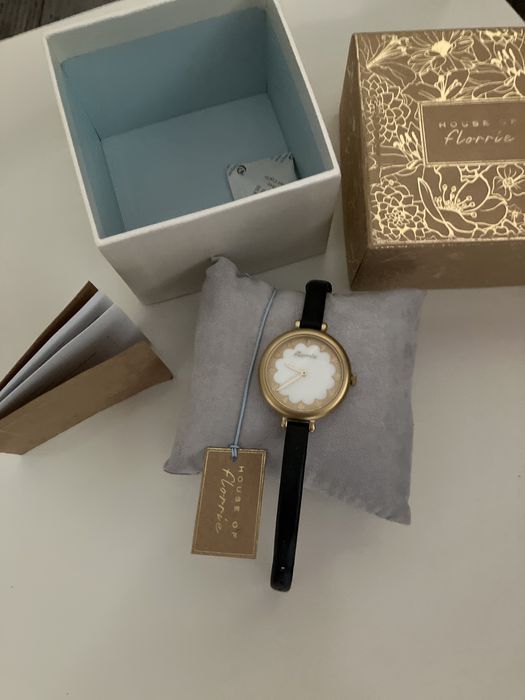 Дамски часовник