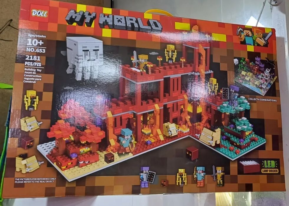 Конструктор на Майнкрафт 2181 части