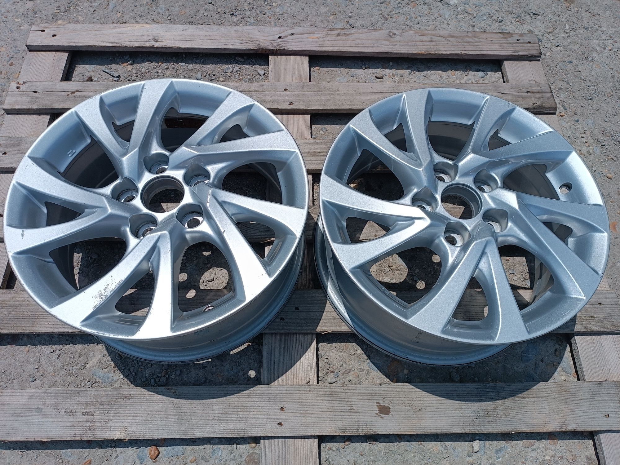 2бр лети джанти 16ки 5х114.3 Toyota