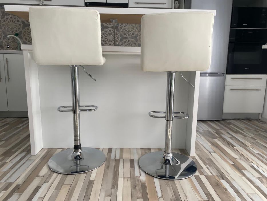 Set insula + 2 scaune