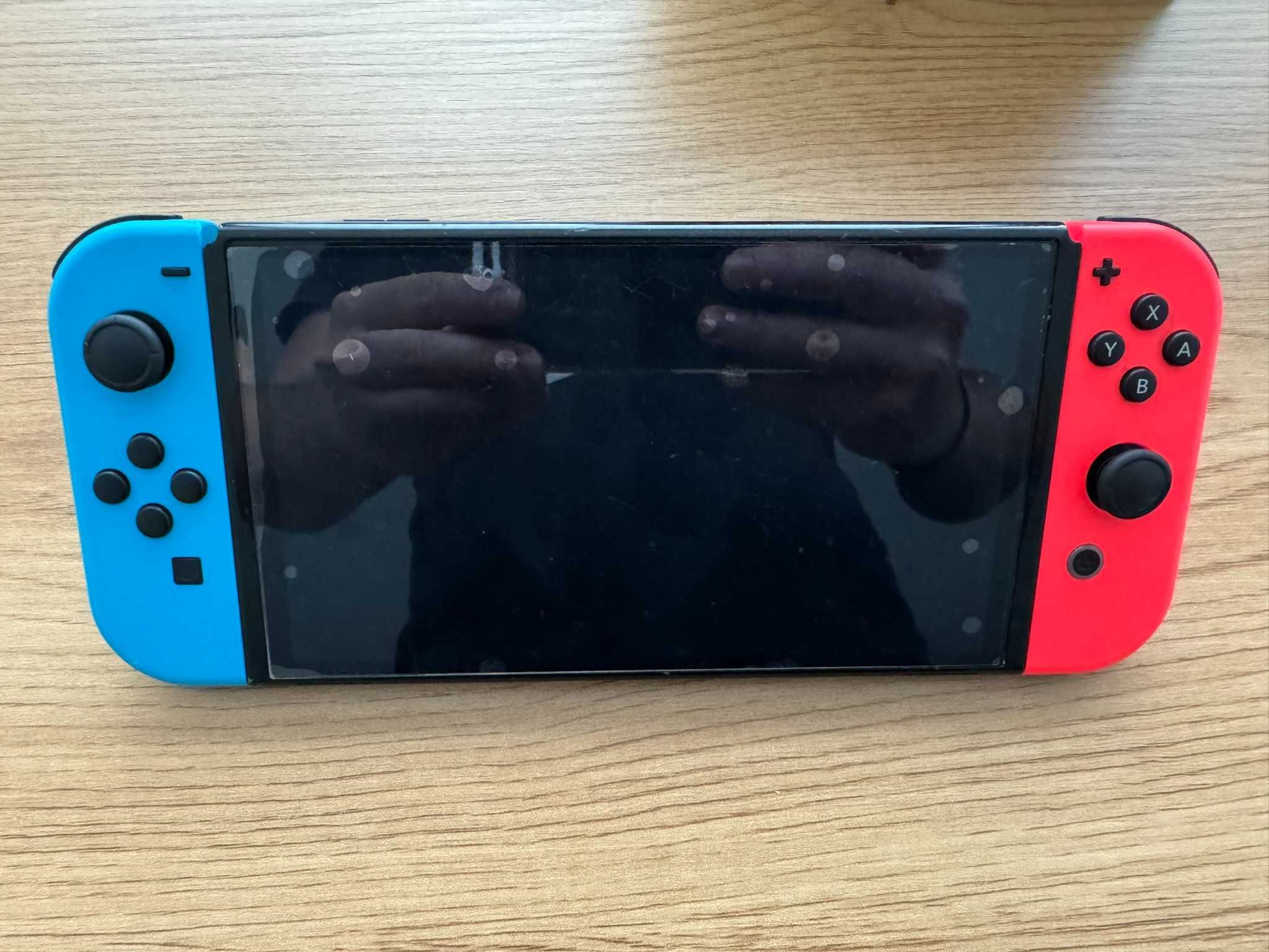 Nintendo Switch OLED - Neon Red & Neon Blue с гаранция 18 месеца