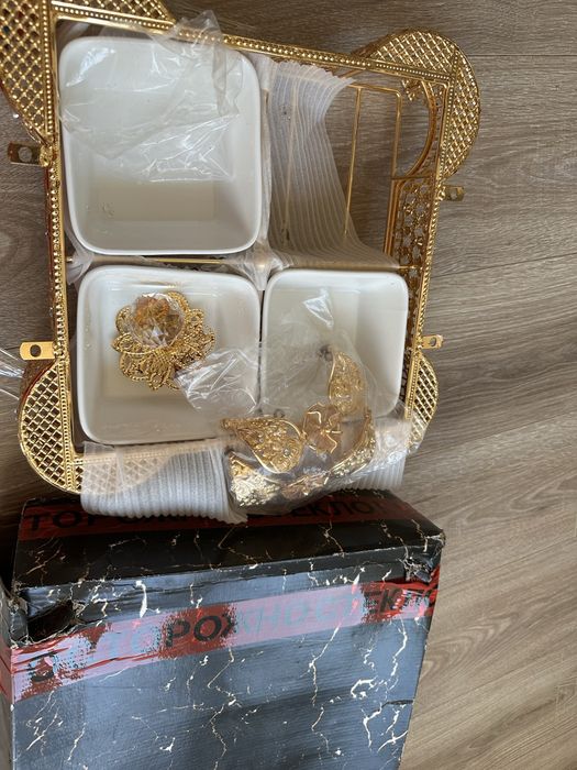 Продам менажницу новый