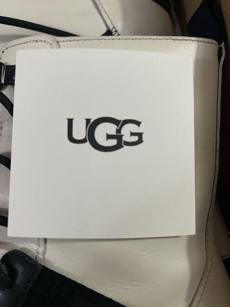 Ugg originali, purtați de 3 ori. Stare foarte bună. Preț negociabil.