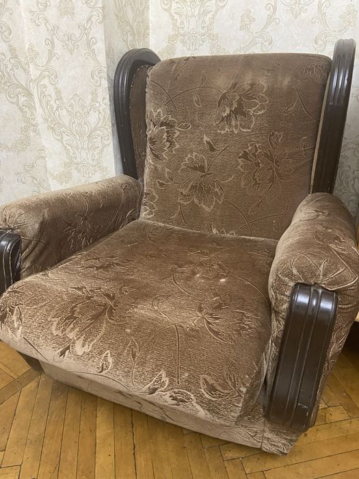 Продам два кресла и диван за 10000 тг