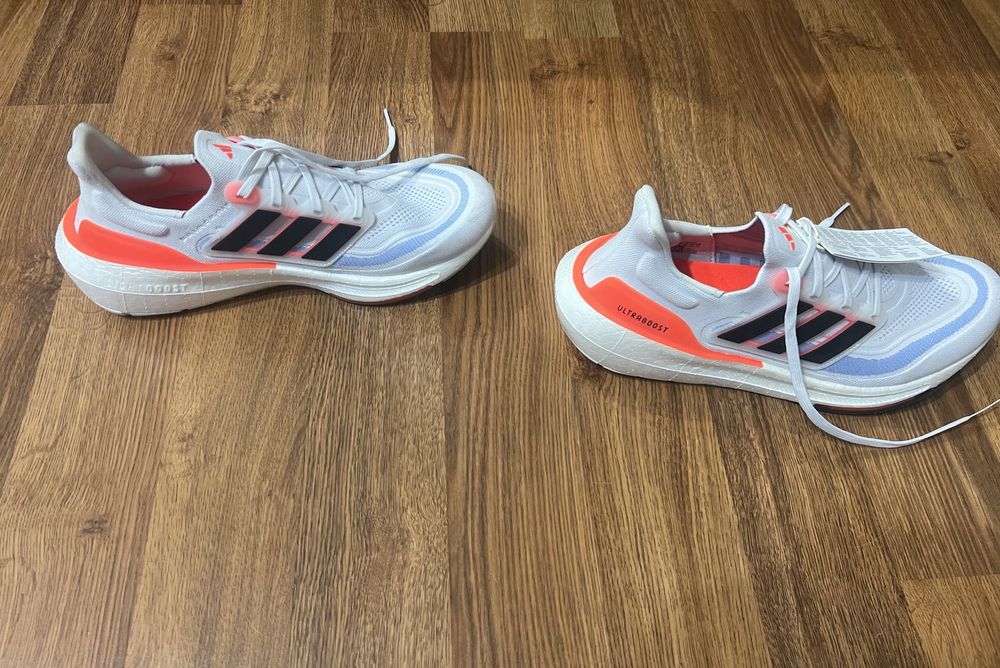 Vand adidasi adidas ultraboost light