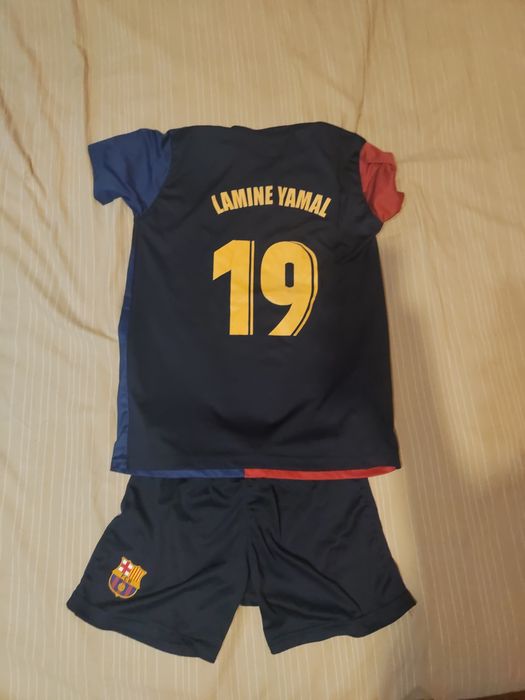 Футболен екип барселона ламин ямал