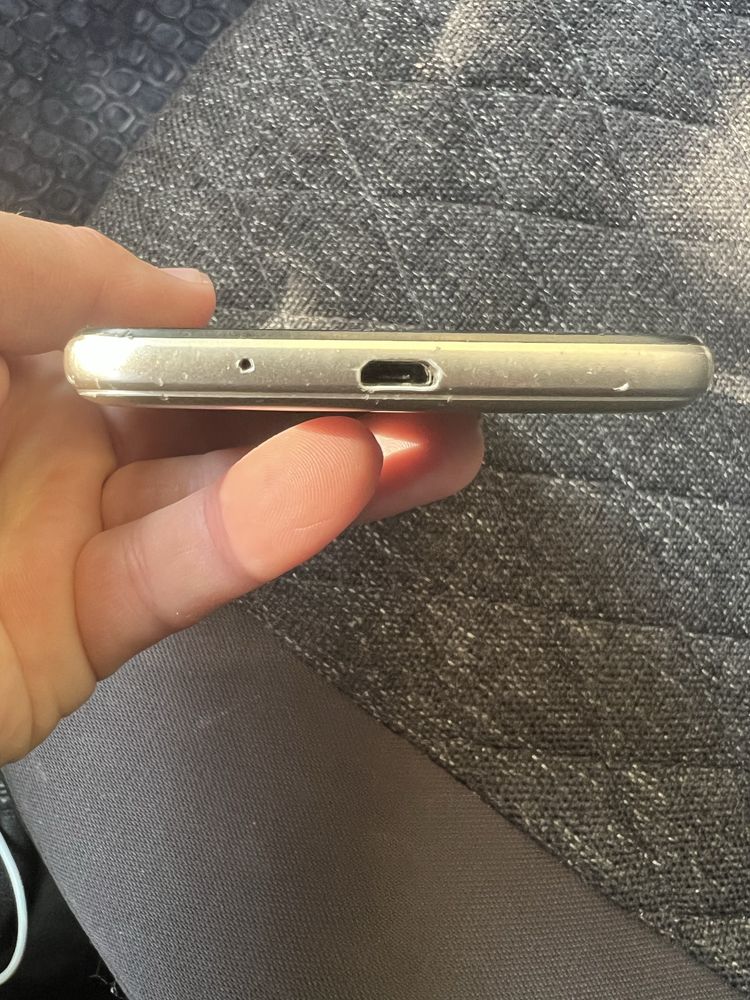 Sotiladi Honor 7S