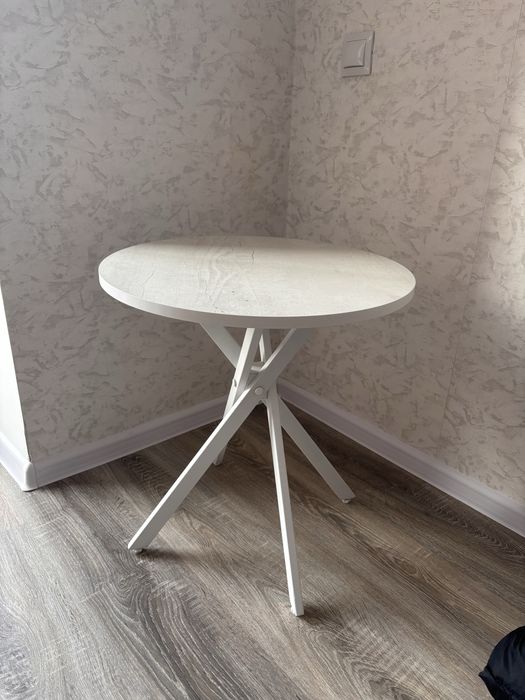 Продам журнальный стол