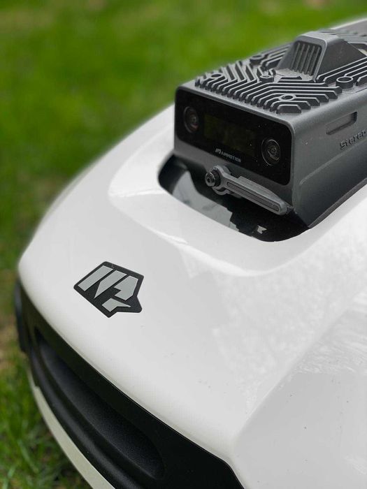 Robotu de tuns gazonul Yuka 3000 Mammotion cu garantie pana in 2028