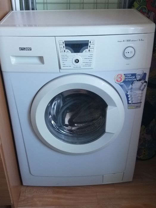 Стиральная машина в рабочем состоянии