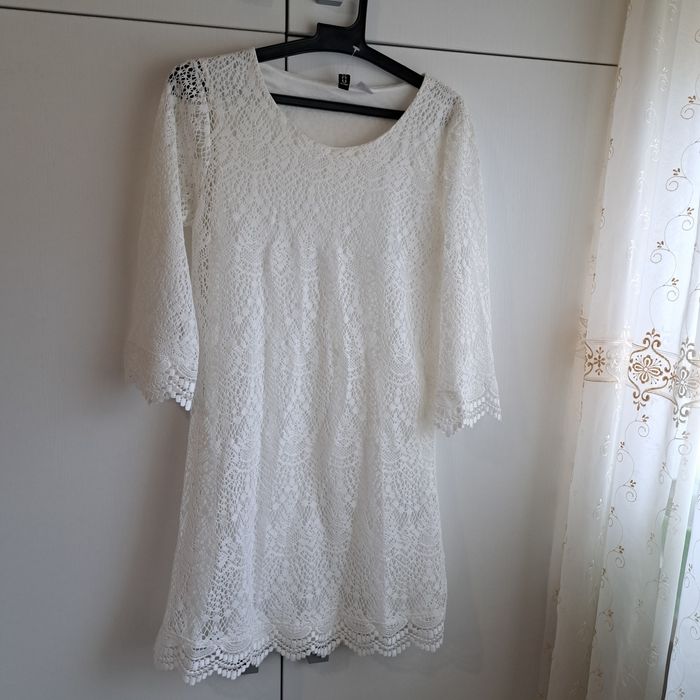 Различни роклички