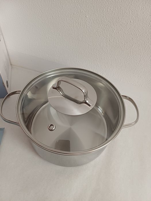 Чисто нова тенджера 20 см. 2.5 л.