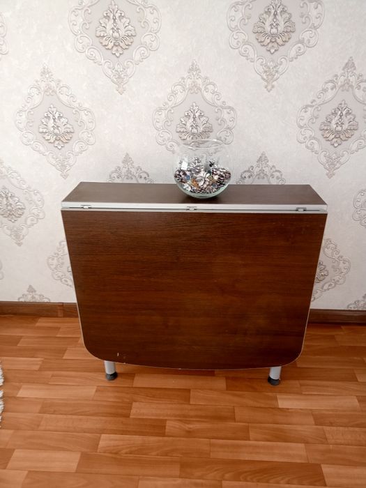 Стол-тумба.Раскладывающийся