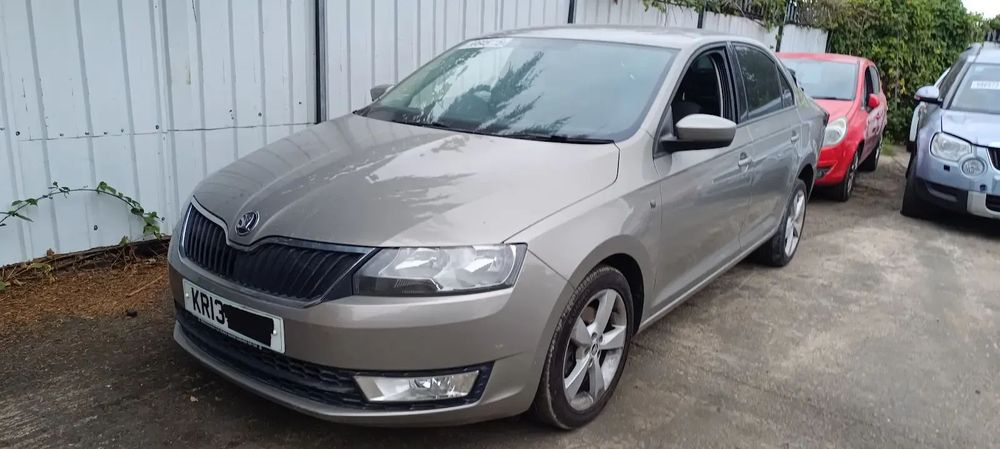 Dezmembrari / Dezmembrez Skoda Rapid 1.4 CBZB cutie viteze NBU cod culoare LF8H