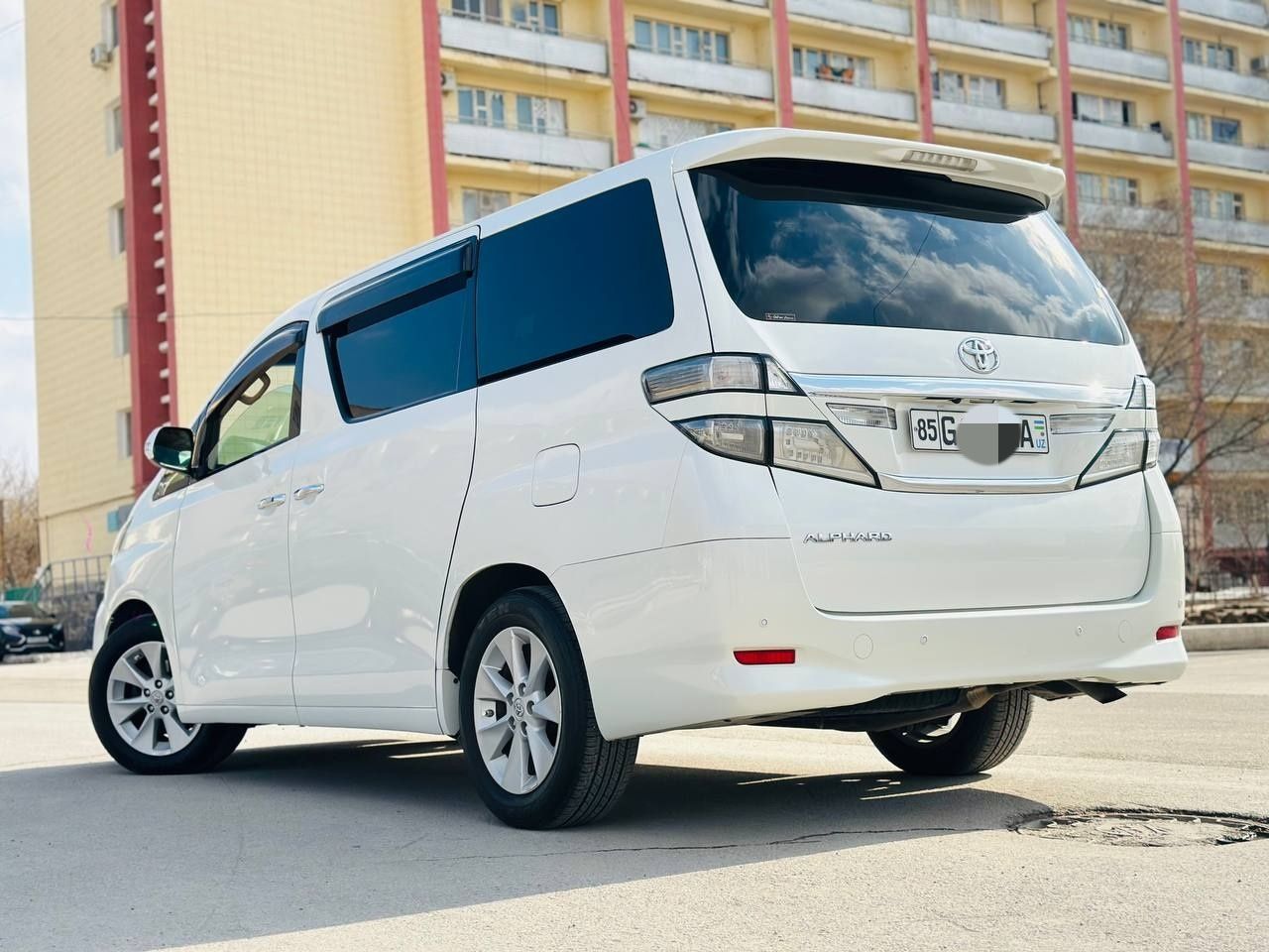 Toyota Alphard ANH 20 кузов минивэн