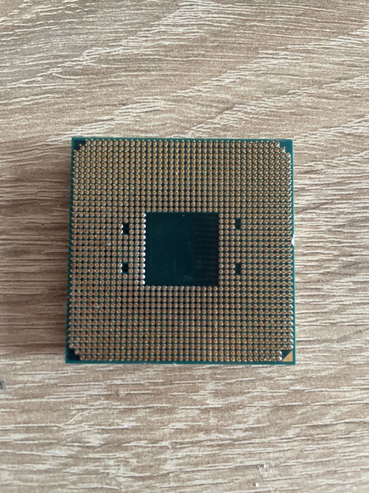 Процесор Ryzen 5 2600 + AMD Stock Cooler