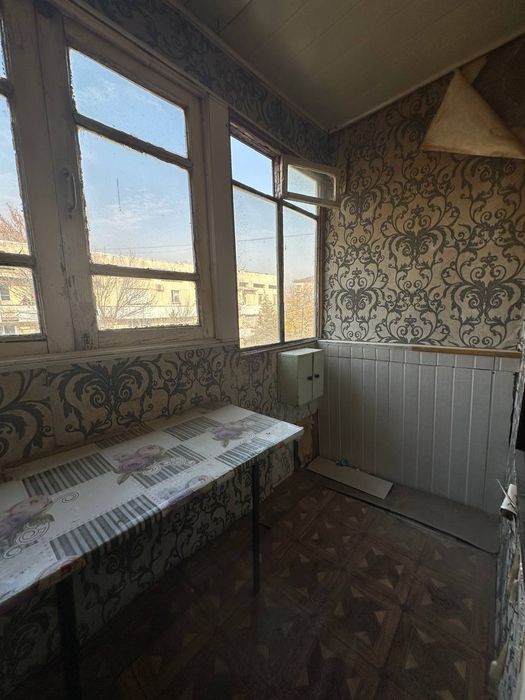 Продам квартиру ЮНУСАБАД орентир сампи 2остановки1/4/4  кирпич 1.5/3