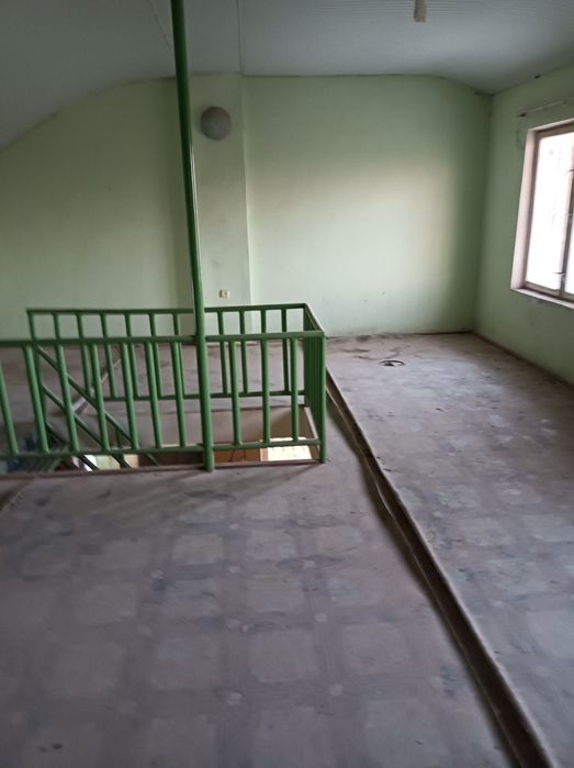 Продается дача   6 сотак не далеко  от Ташкента 40 минут