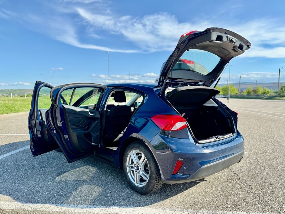Ford Focus – Full LED, CarPlay, Driver Assist, KM reali