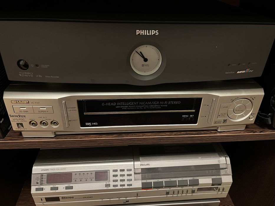 Videorecorder de top Sharp VC-FH7 pentru vizionat filme