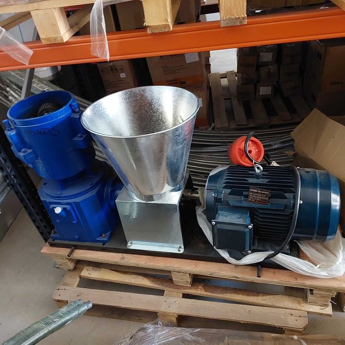 Преса за гранули KL-260 С ДВИГАТЕЛ 5 kW/1500 об/мин