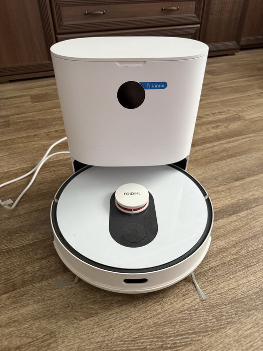 Продам робот пылесос Roibmi eva plus