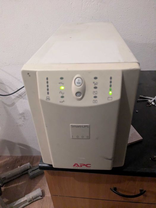 Непрекъсваемо заахранване, UPS APC Smart 1000 VA