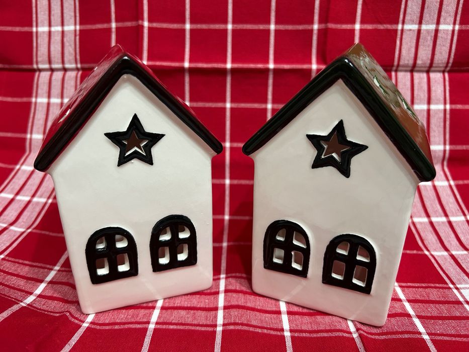 Căsuțe de Crăciun din ceramică pictate manual NOU!  15 x 8 x 8 cm